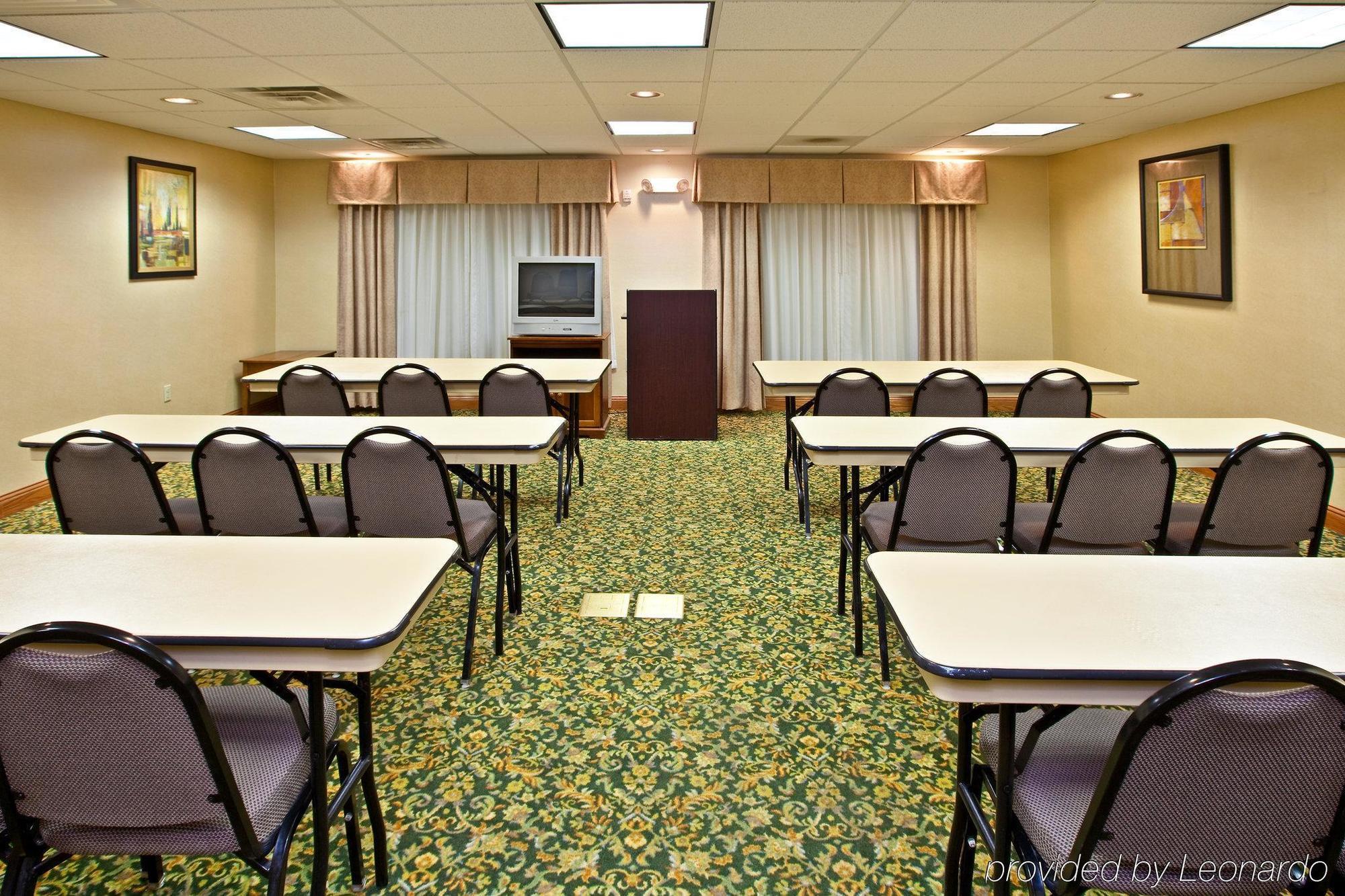 Holiday Inn Express & Suites Logan, An Ihg Hotel Facilities photo